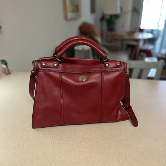 Fossil red leather bag with detachable shoulder strap. Excellent condition. - Picture 2 of 6